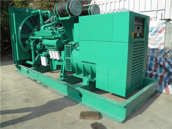 西湖出租发电机 发电机组厂家：柴油发电机组的控制屏的作用是什么？