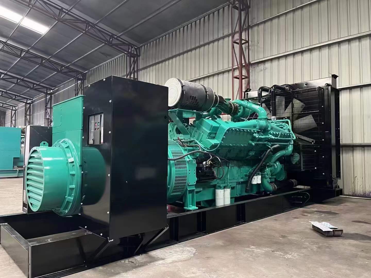 西湖如何降低 800kW 柴油发电机输出电流的波动？