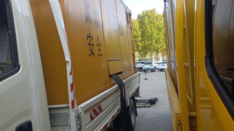西湖如何判断柴油发电机组和UPS电源的切换时间是否符合要求？